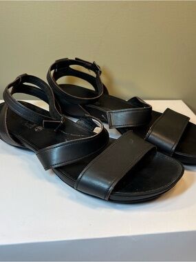 Timberland Women’s Caswell Black Leather Ankle Strap Sandals Size 9